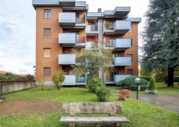 Edificio all\'aperto - Trilocale Via Don Giuseppe Locatelli
 
6, Roncello - foto 1