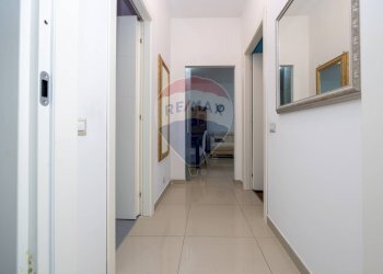 Hall / corridoio - Trilocale Via Don Giuseppe Locatelli
 
6, Roncello - foto 12