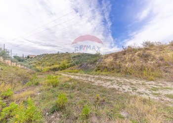 Vista delle montagne - Terreno edificabile VIA VALLE CHIARA, Mentana - foto 16