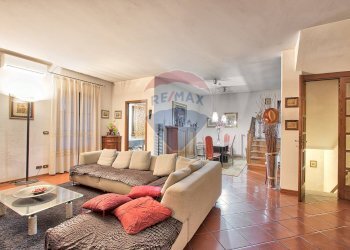 Sala da pranzo - Villa VIA TORRICELLA
 
199, Monte San Savino - foto 11