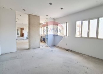 Stanza al primo piano - Locale Commerciale via Francesco Cilea
28, Empoli - foto 3