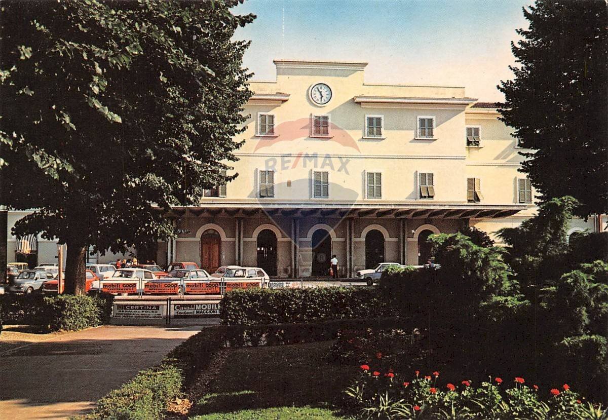 Edificio all\'aperto - Commercial Activity PIAZZA DON MINZONI
 
1, Empoli - photo 2