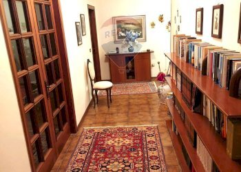 Hall / corridoio - Independent house Via Senese Romana
 
369, Empoli - photo 11