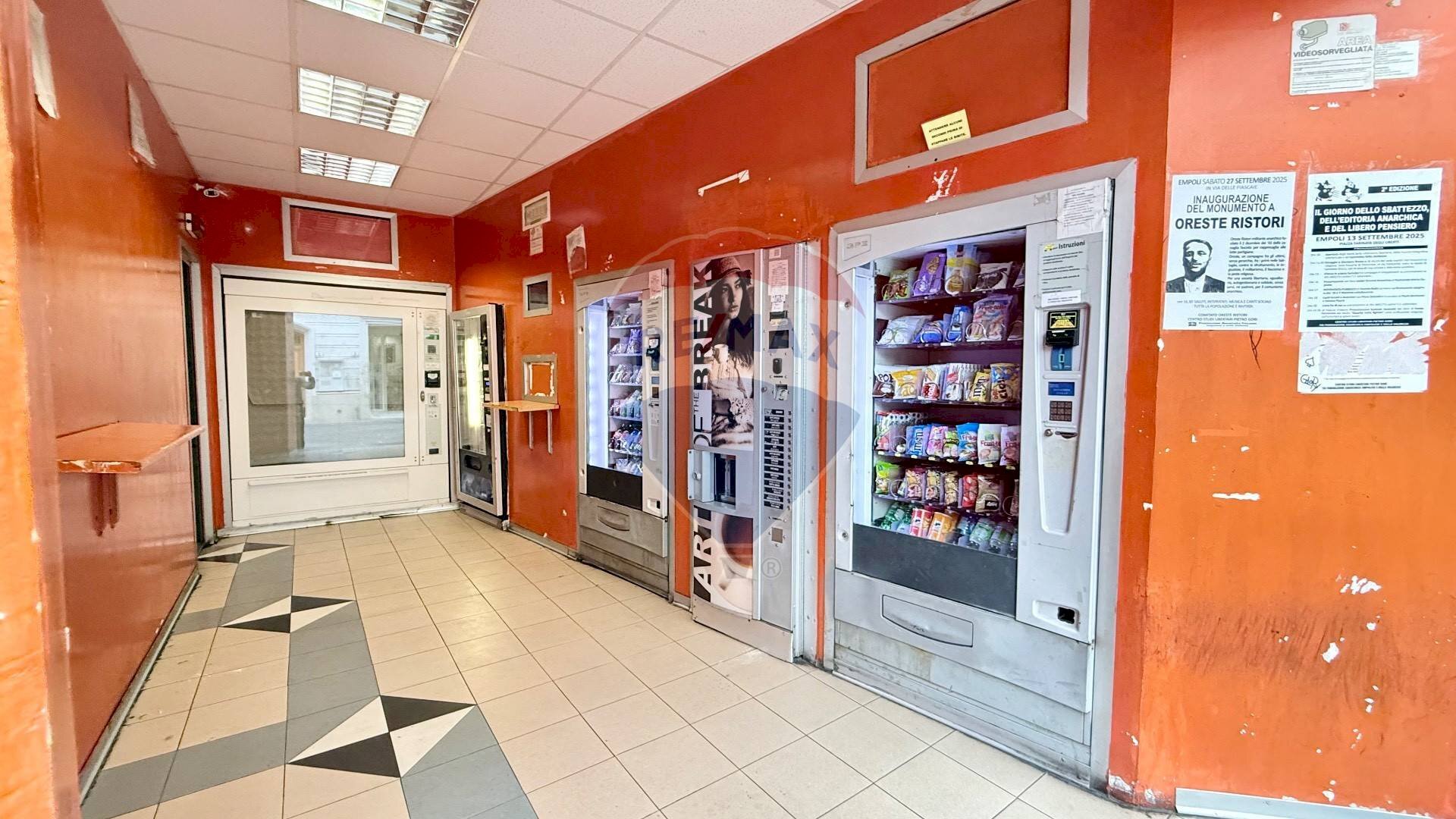 Ricezione / Lobby - Commercial Activity Via Cosimo Ridolfi
 
3, Empoli - photo 3