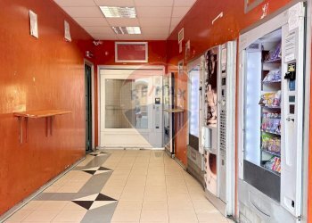 Hall / corridoio - Commercial Activity Via Cosimo Ridolfi
 
3, Empoli - photo 2