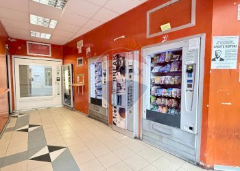 Ricezione / Lobby - Commercial Activity Via Cosimo Ridolfi
 
3, Empoli - photo 3