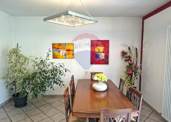 Sala da pranzo - Villa a Schiera via del roccolo
 
14, Civate - foto 19