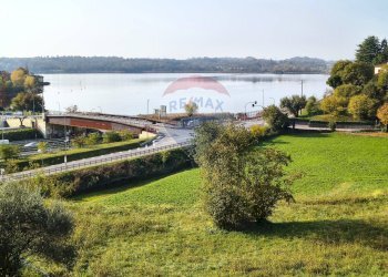 Vista dell\'acqua - Villa a Schiera via del roccolo
 
14, Civate - foto 22