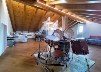 Sala da pranzo - Villa a Schiera via del roccolo
 
14, Civate - foto 41