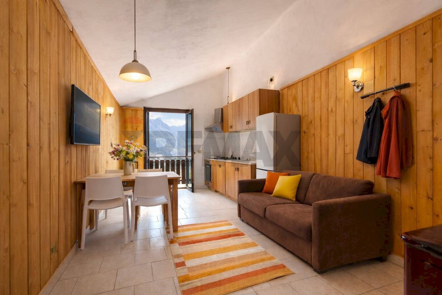 Sala da pranzo - Bilocale Cataeggio, Val Masino - foto 1