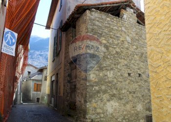 Edificio all\'aperto - Casa indipendente via Dante
 
48, Esino Lario - foto 30