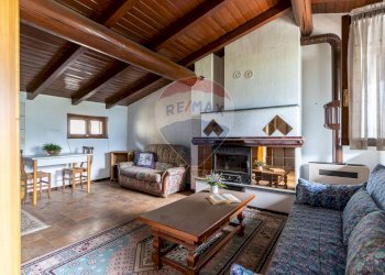 Soggiorno - Bilocale via Arca Vuota Regoledo, Berbenno di Valtellina - foto 1