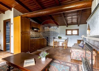 Sala da pranzo - Bilocale via Arca Vuota Regoledo, Berbenno di Valtellina - foto 11