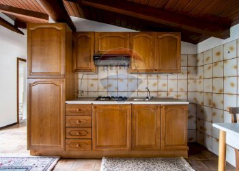 Cucina - Bilocale via Arca Vuota Regoledo, Berbenno di Valtellina - foto 12