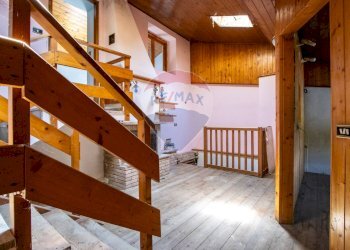 Scale - Casa indipendente Via Alle scuole
 
172, Berbenno di Valtellina - foto 2