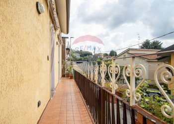 Balcone - Casa indipendente Via Fermi E.
 
11, Veduggio con Colzano - foto 19