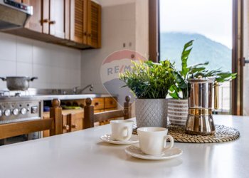 Dettagli - Attico Piazza Armando Diaz
 
7, Esino Lario - foto 5