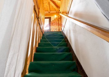 Scale - Attico Piazza Armando Diaz
 
7, Esino Lario - foto 7