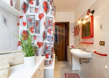 Bagno - Attico Piazza Armando Diaz
 
7, Esino Lario - foto 20