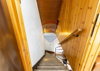 Scale - Attico Piazza Armando Diaz
 
7, Esino Lario - foto 3