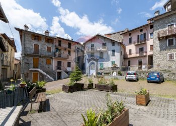 Edificio all\'aperto - Attico Piazza Armando Diaz
 
7, Esino Lario - foto 28