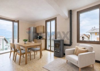 Sala da pranzo - Attic Piazza Armando Diaz
 
7, Esino Lario - photo 3