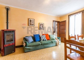 Sala da pranzo - Attic Piazza Armando Diaz
 
7, Esino Lario - photo 6