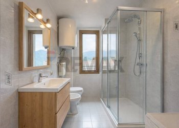 Bagno - Attic Piazza Armando Diaz
 
7, Esino Lario - photo 8