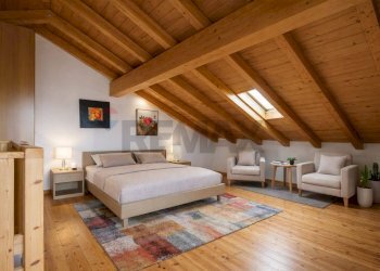 Camera / camera da letto - Attic Piazza Armando Diaz
 
7, Esino Lario - photo 16