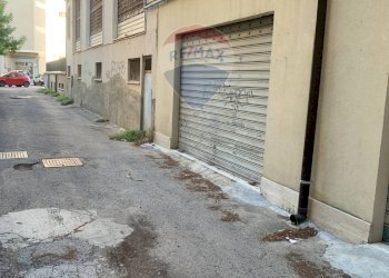 Edificio all\'aperto - Magazzino Via Largo Petrella
 
snc, Caltanissetta - foto 1