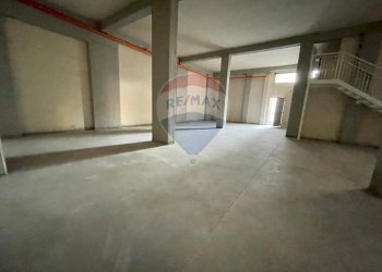 Parcheggio - Locale Commerciale Via: Luigi Capuana, Camporotondo Etneo - foto 32