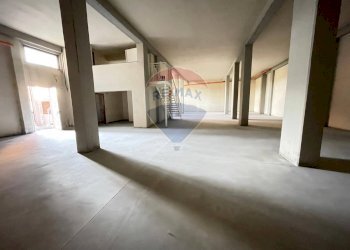 Terrazza - Locale Commerciale Via: Luigi Capuana, Camporotondo Etneo - foto 38