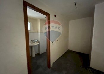 Hall / corridoio - Locale Commerciale Via: Luigi Capuana, Camporotondo Etneo - foto 41