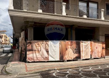 Edificio all\'aperto - Locale Commerciale Santa Teresa di Riva - foto 5