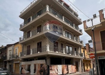 Edificio all\'aperto - Locale Commerciale Santa Teresa di Riva - foto 7