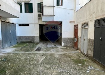 Edificio all\'aperto - Box Via Quasimodo
 
10, Vieste - foto 8