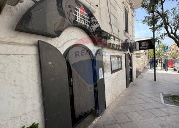 esterno - Locale Commerciale Viale XXIV Maggio
 
13, Vieste - foto 1