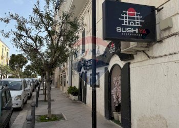 esterno - Locale Commerciale Viale XXIV Maggio
 
13, Vieste - foto 2