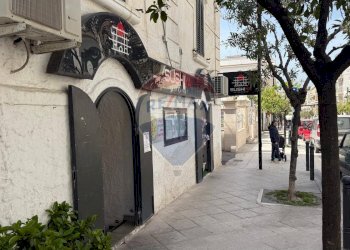 esterno - Locale Commerciale Viale XXIV Maggio
 
13, Vieste - foto 6