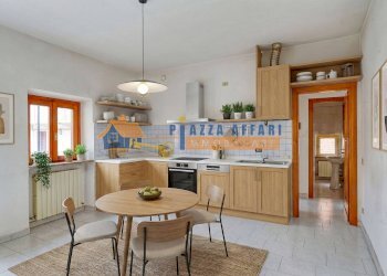 Foto 11 - Casa indipendente via Garibaldi
 
12, Caronno Varesino - foto 11