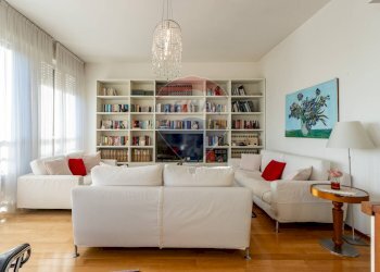 Soggiorno - Quadrilocale galleria kennedy
 
10, Seregno - foto 1