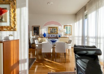 Sala da pranzo - Quadrilocale galleria kennedy
 
10, Seregno - foto 7