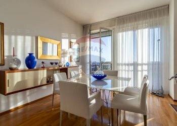 Sala da pranzo - Quadrilocale galleria kennedy
 
10, Seregno - foto 8