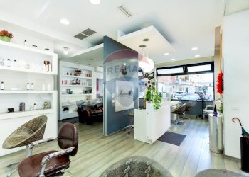 Soggiorno - Commercial Premises Via Giuseppe Zamboni
 
25, Roma - photo 3