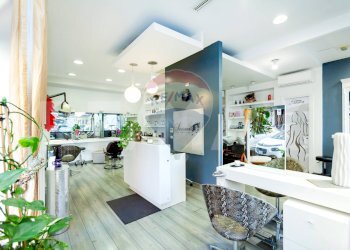 Cucina - Commercial Premises Via Giuseppe Zamboni
 
25, Roma - photo 4