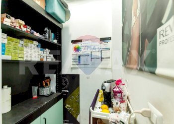 Cucina - Commercial Premises Via Giuseppe Zamboni
 
25, Roma - photo 16