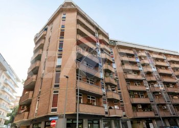 Edificio all\'aperto - Commercial Premises Via Giuseppe Zamboni
 
25, Roma - photo 24