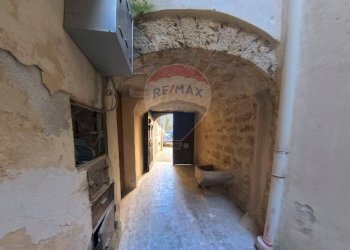 cortile interno via terravecchia - Quadrilocale corso umberto
 
7, Carini - foto 3