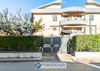 Foto 2 - Terraced Villa Via Friuli
 
1, Montecorvino Pugliano - photo 2