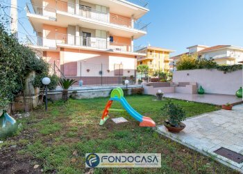 Foto 39 - Terraced Villa Via Friuli
 
1, Montecorvino Pugliano - photo 39